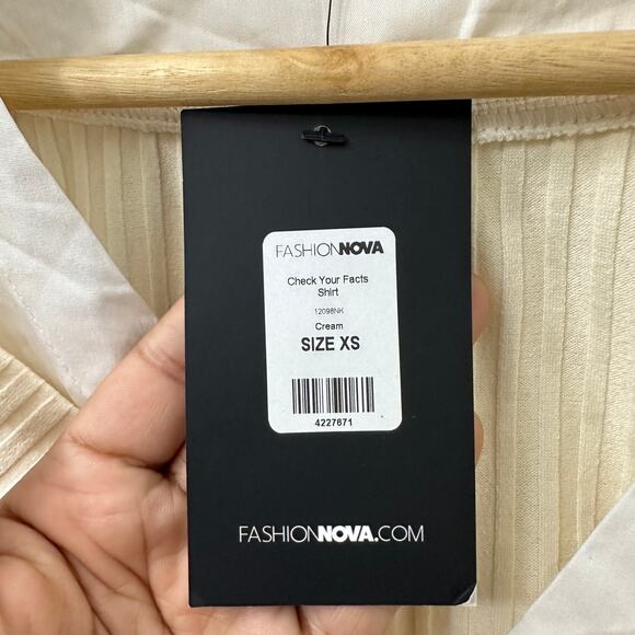 NWT Fashion Nova XS Crop Top Ribbed Sweater Cream Combo Shirt Check Your Facts - Picture 9 of 9